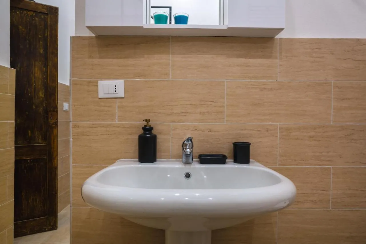 Parco Ducale Elegant Apartment con Balcone Parma 0*,  Italia