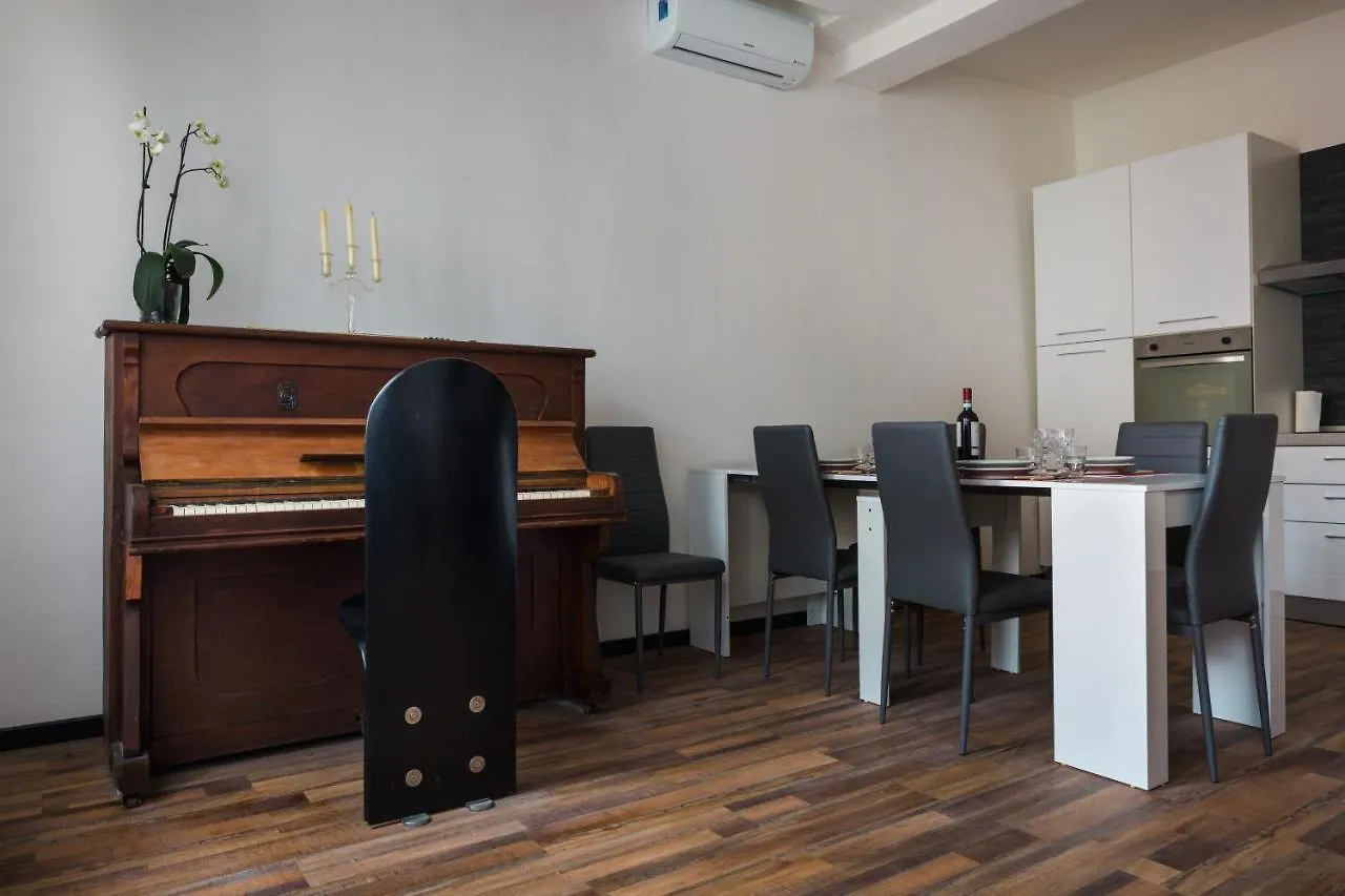 Parco Ducale Elegant Apartment con Balcone Parma