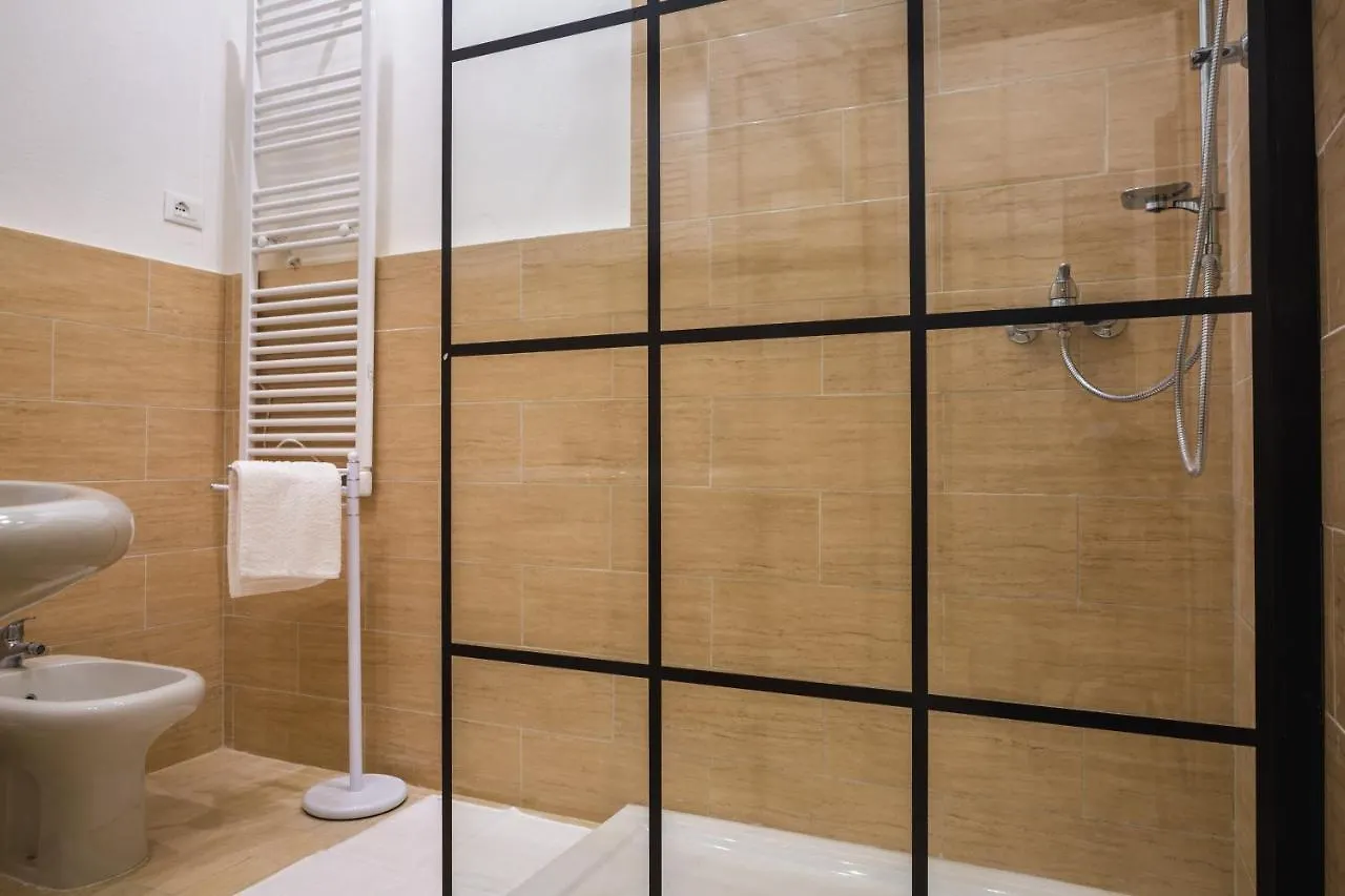 Parco Ducale Elegant Apartment con Balcone Parma Italia